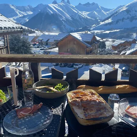 Vue Splendide Montagnes Centre Village Pieds Des Pistes Et Remontees Mecaniques * La Chal
