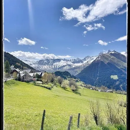 Vue Splendide Montagnes Centre Village Pieds Des Pistes Et Remontees Mecaniques